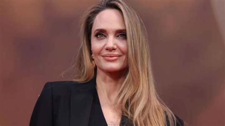 A Peek Into Angelina Jolie's Youthful Days
