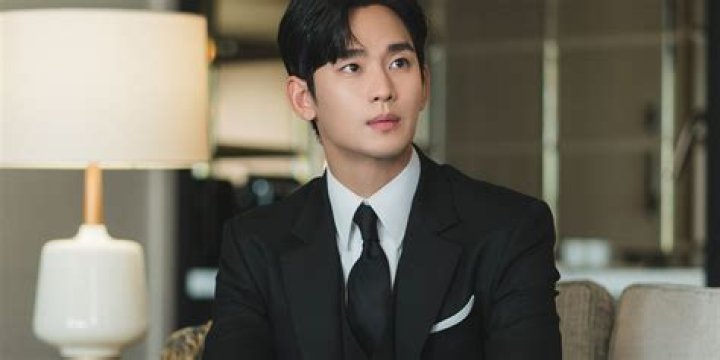 Kim Soo-hyun In A Romantic Relationship: Exploring The Rumors And Confirmations