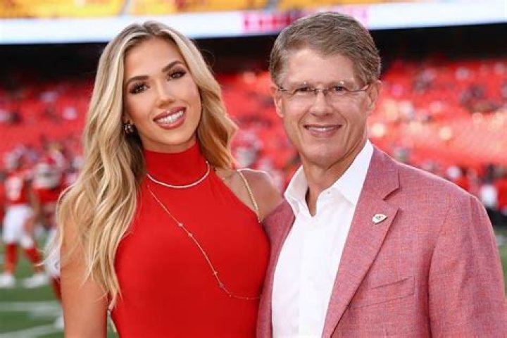 Meet Gracie Hunt: Former Miss Kansas Teen USA And Daughter Of Chiefs Owner