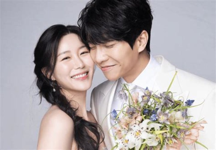 Meet The Rumored Wife Of Popular Actor Lee Dong-Wook: The Truth Revealed