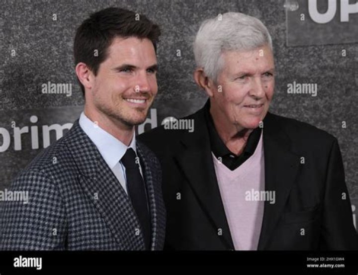 The Amell Brothers: Stephen And Robbie - A Dynamic Duo In Hollywood
