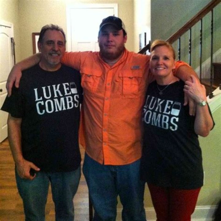 The Ultimate Guide To Luke Combs And His Family