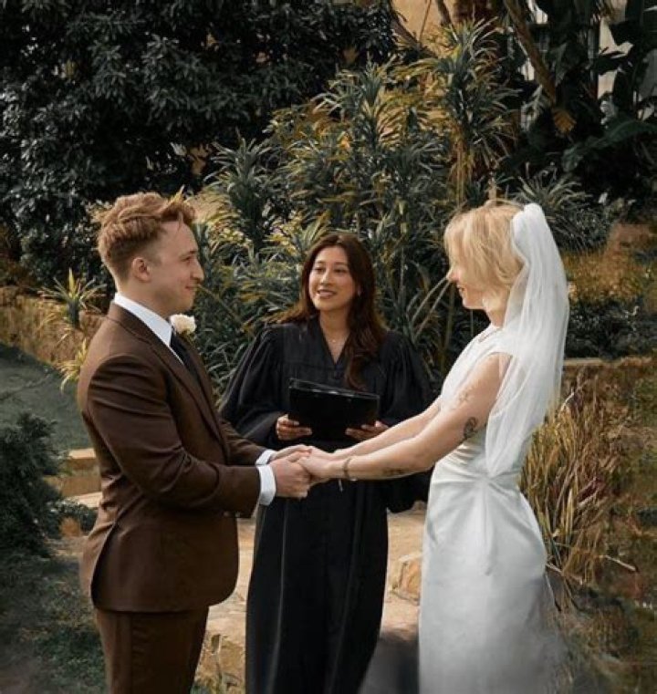The Unforgettable Wedding Of Shayne Topp And Courtney Miller