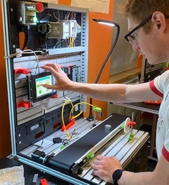 Unveiling The Enigma: Should You Tip Internet Technicians?