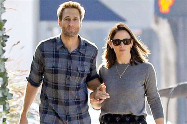 Who Is Jennifer Flewellen's Husband?